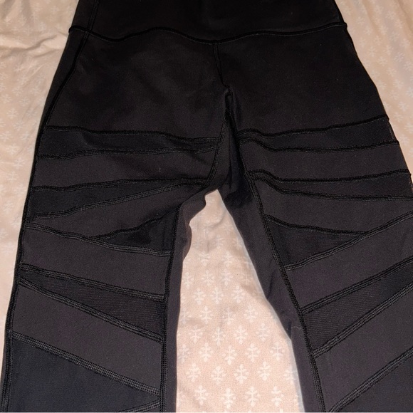 Lululemon Tech Mesh Tight - Picture 5 of 11